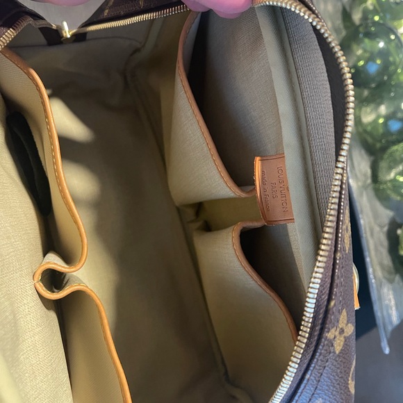 👜 Louis Vuitton Monogram Deauville Bag 👜 - Picture 7 of 11